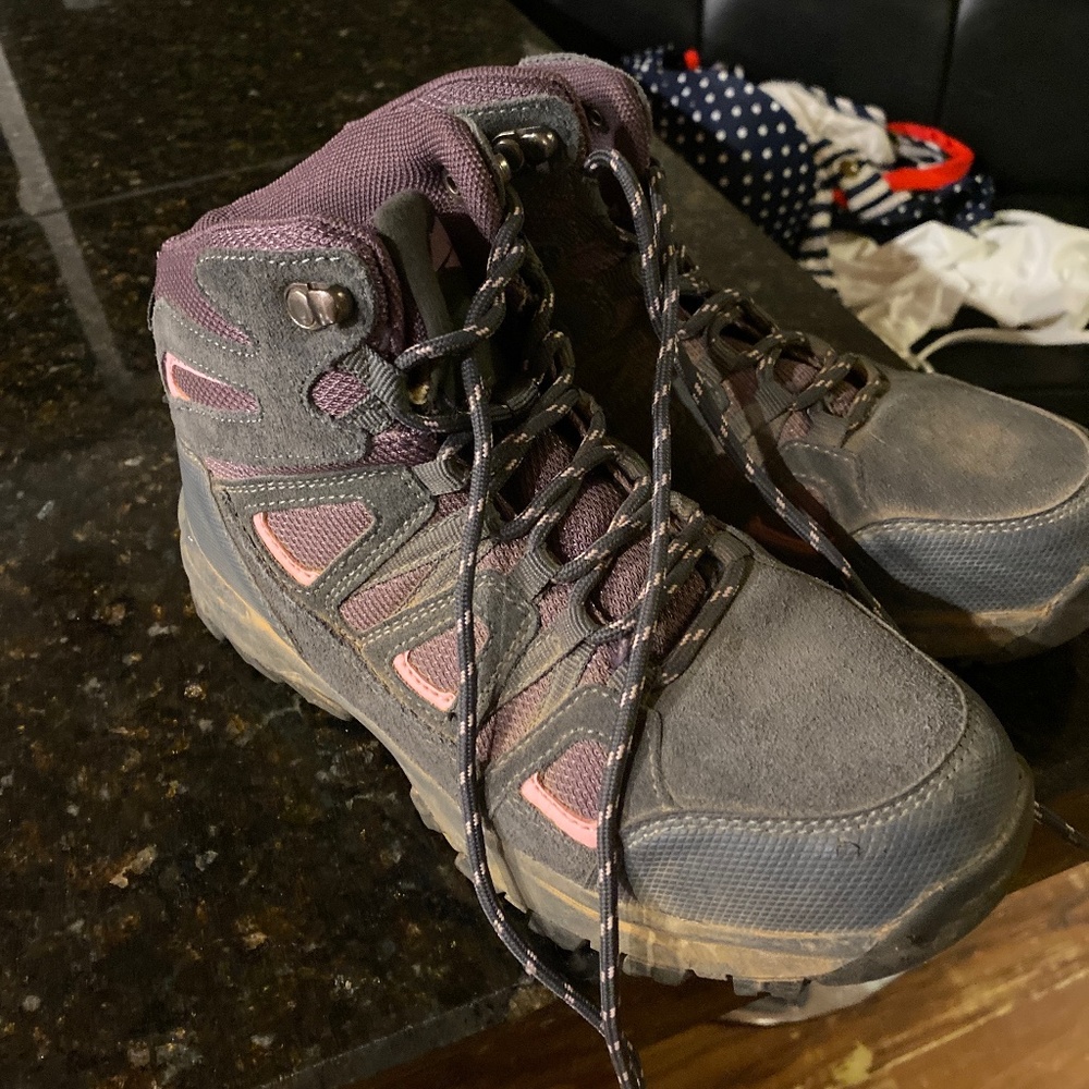 Girls hiking boots